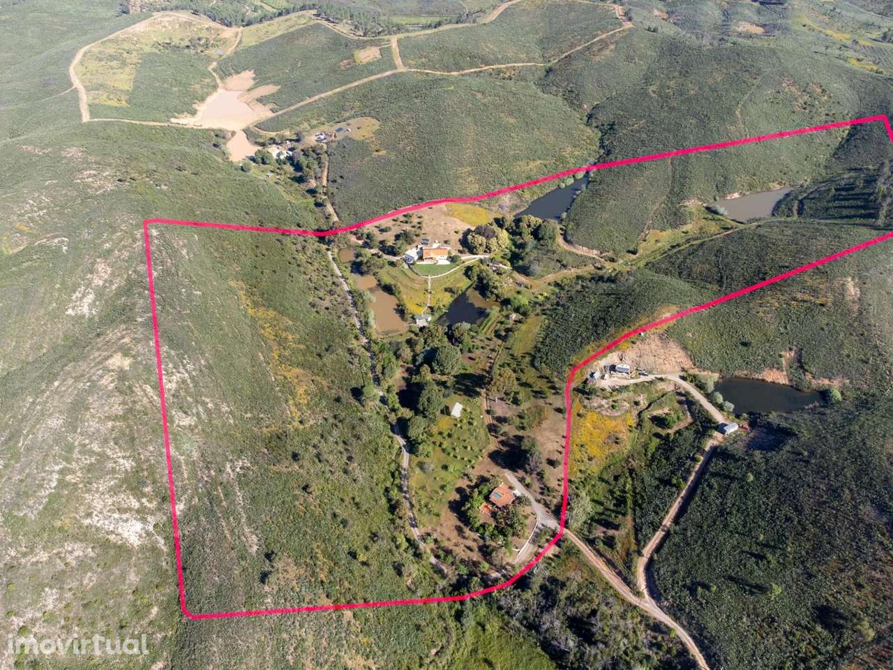 Propriedade Exclusiva com 17 Hectares | Casa T2 em Madeira + Casa Inde - Grande imagem: 2/58