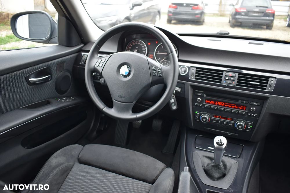 BMW Seria 3 320d DPF - 28