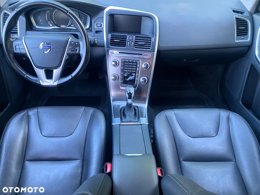 Volvo XC 60 T5 AWD Drive-E R-Design Momentum - 13