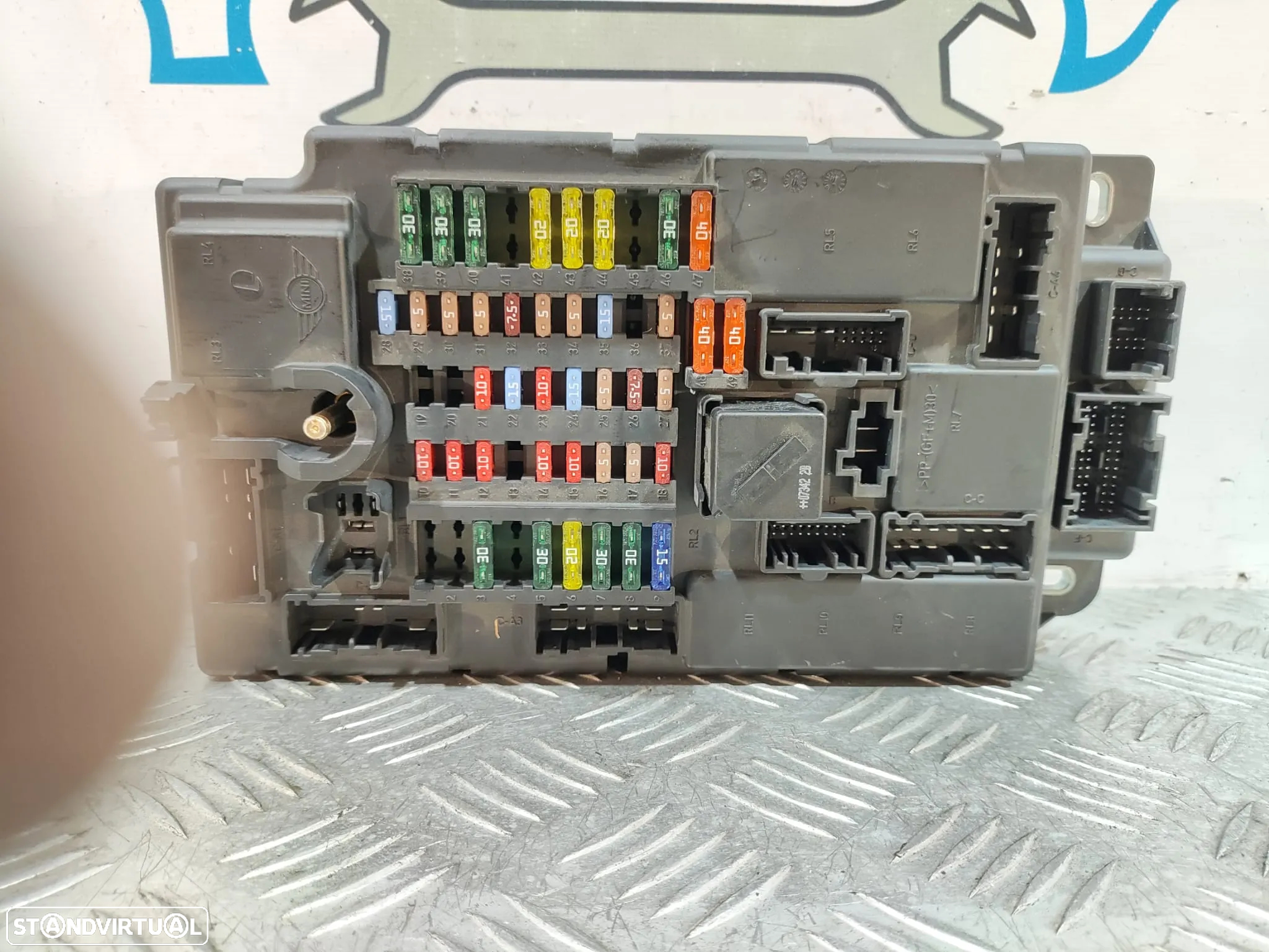 TAMPA CAIXA FUSÍVEIS RELÉS SAM BSI MINI COOPER R56 61353451925 3451925 - 4