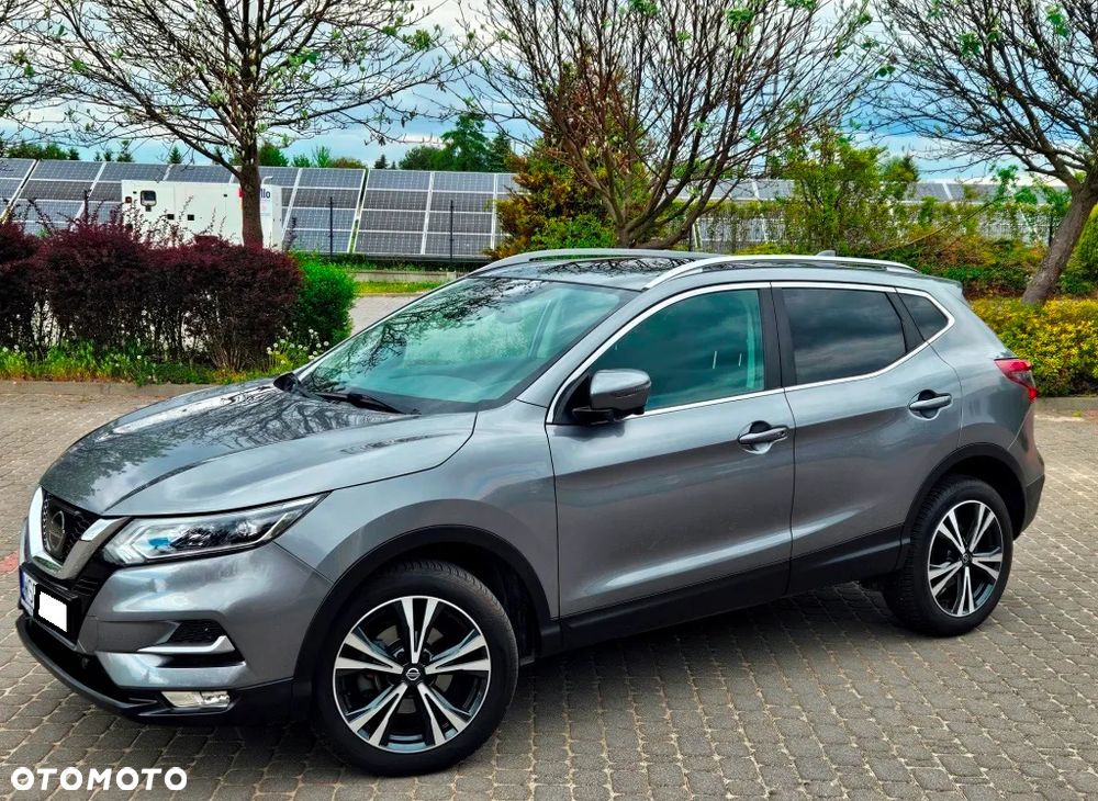 Nissan Qashqai 1.6 DCi Xtronic TEKNA - 2