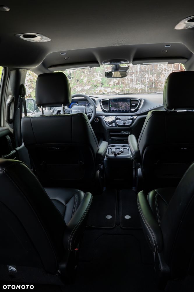 Chrysler Pacifica - 19