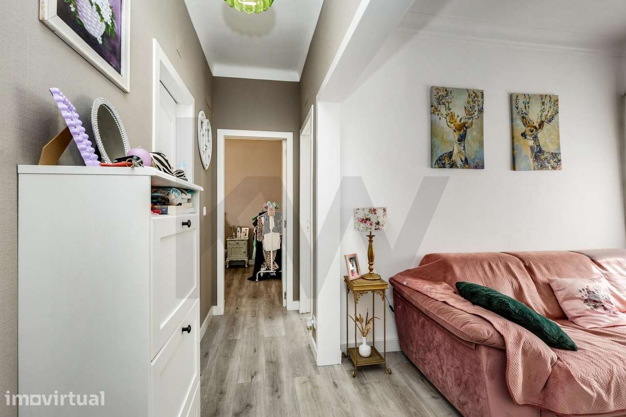 T2 Renovado em Queluz – Rua 9 de Abril (com Sotão Exclusivo) - Grande imagem: 3/17
