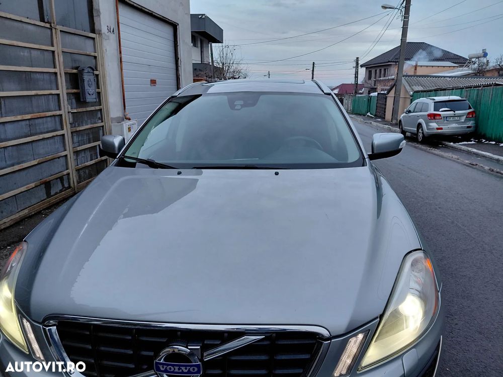 Volvo XC 60 D5 AWD Momentum - 2