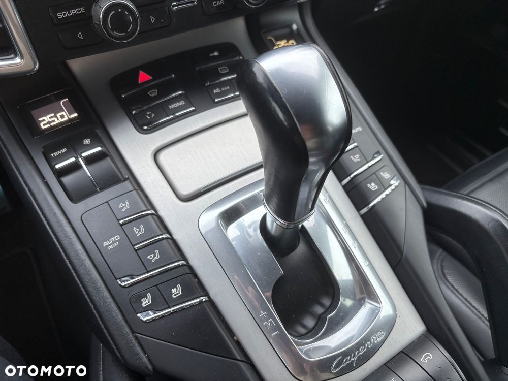 Porsche Cayenne S - 22