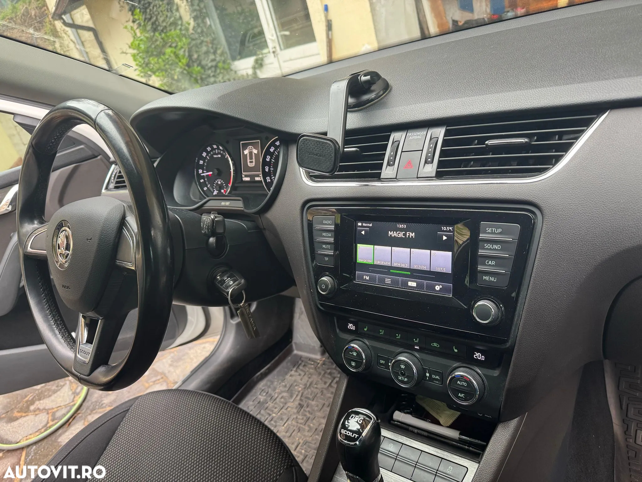 Skoda Octavia 2.0 TDI 4x4 DSG Scout - 5