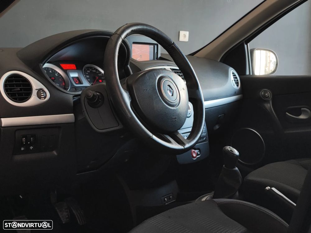 Renault Clio 1.2 16V Dynamique S - 20