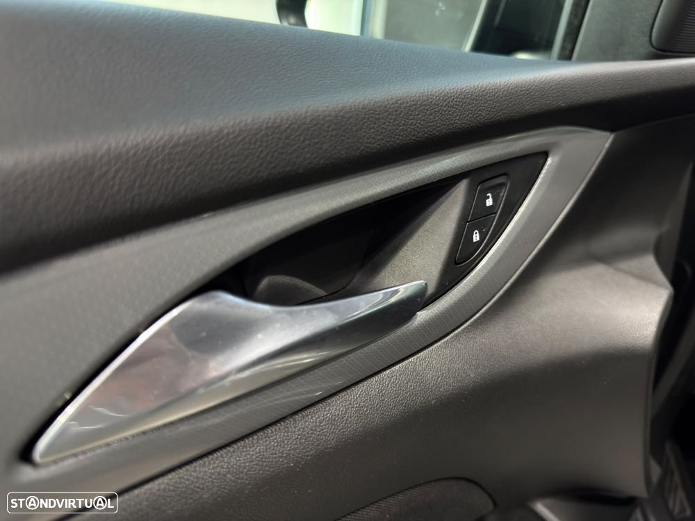 Opel Insignia Grand Sport 1.6 CDTi Business Edition — fotografia 15