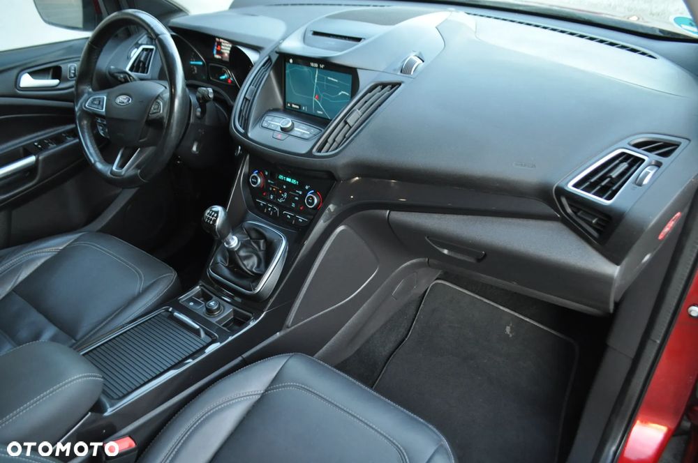Ford Kuga 2.0 TDCi 4x4 Titanium - 29