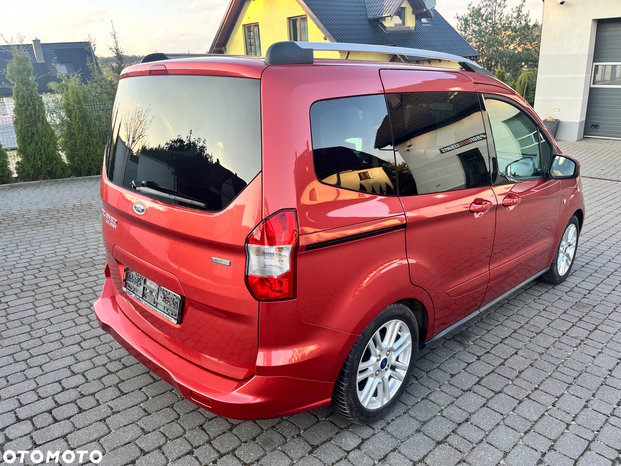 Ford Tourneo Courier 1.0 EcoBoost S&S Titanium - 6