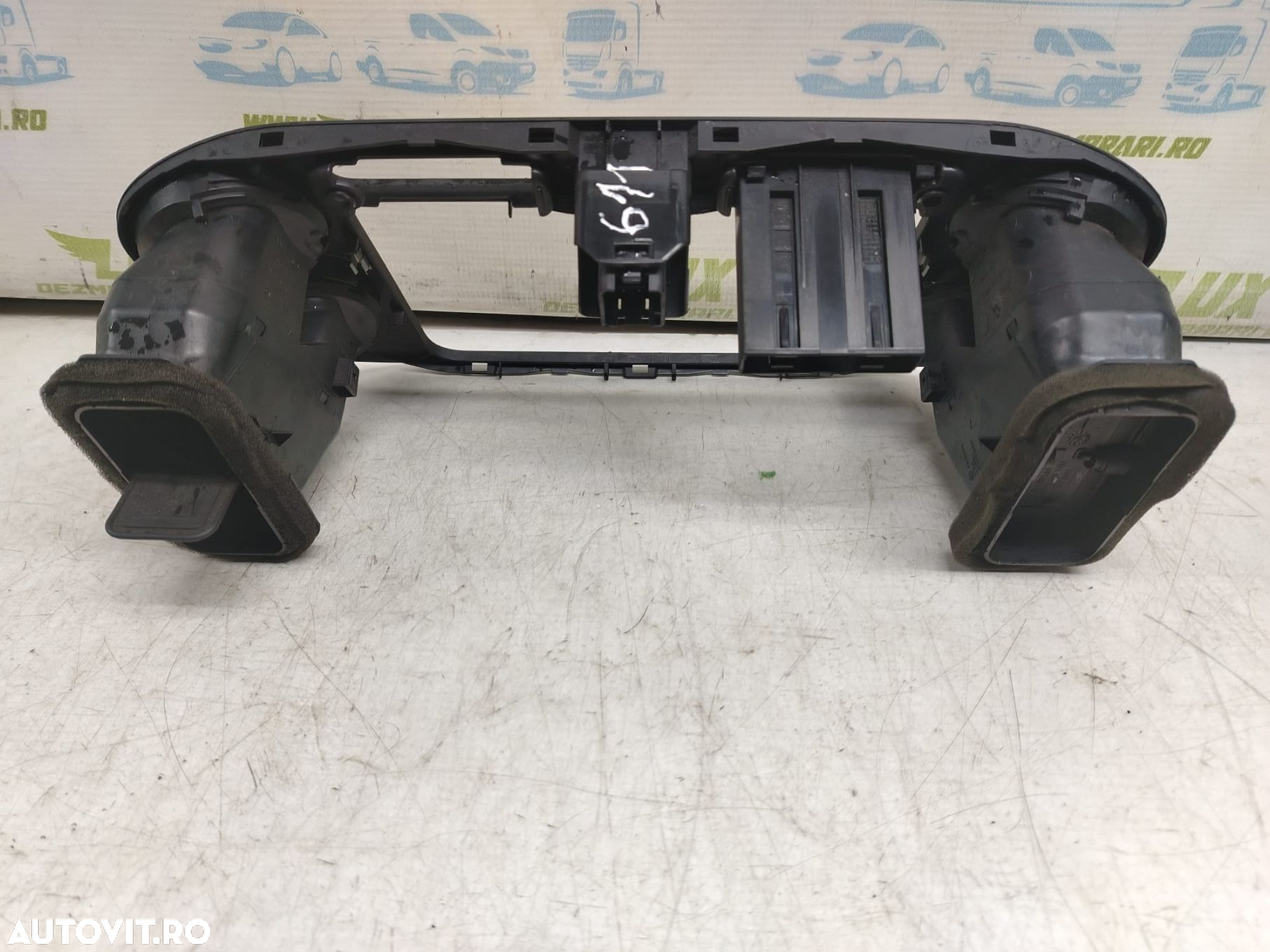 Grila centrala bord 5m0858071j Volkswagen VW Golf Plus 1 [2004 - 2009 - 2