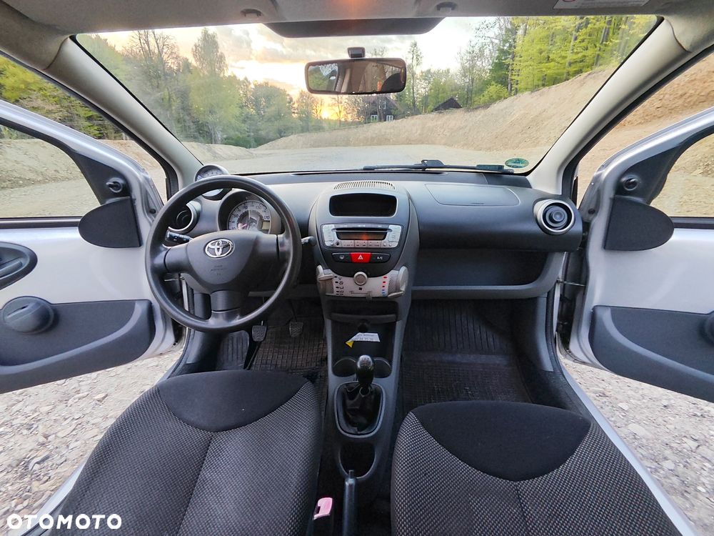 Toyota Aygo Cool - 13
