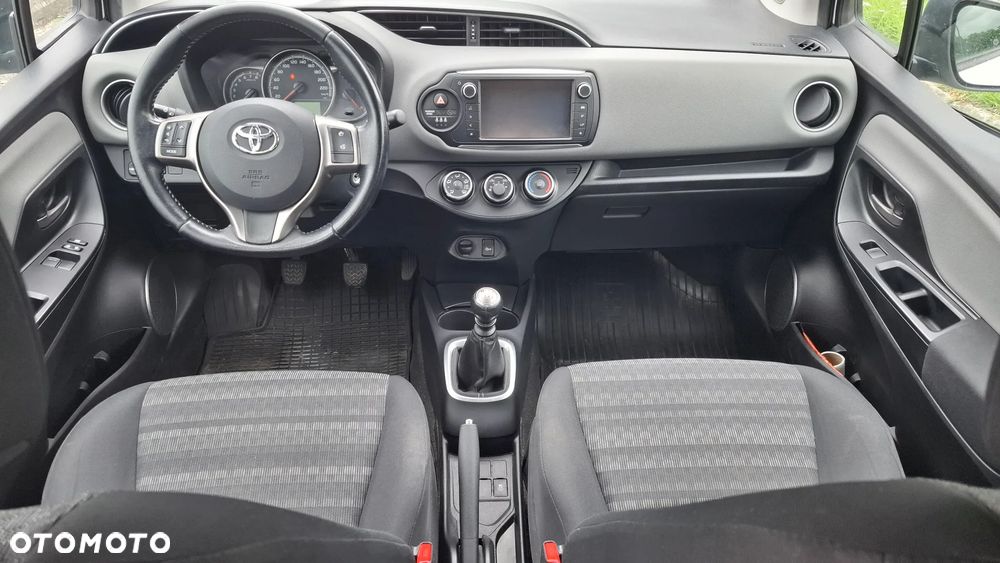 Toyota Yaris - 10