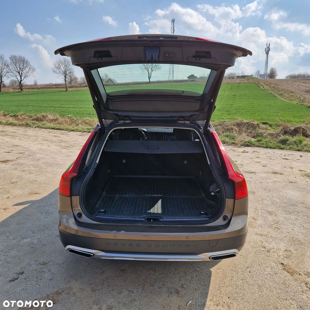 Volvo V90 D5 AWD Momentum - 4