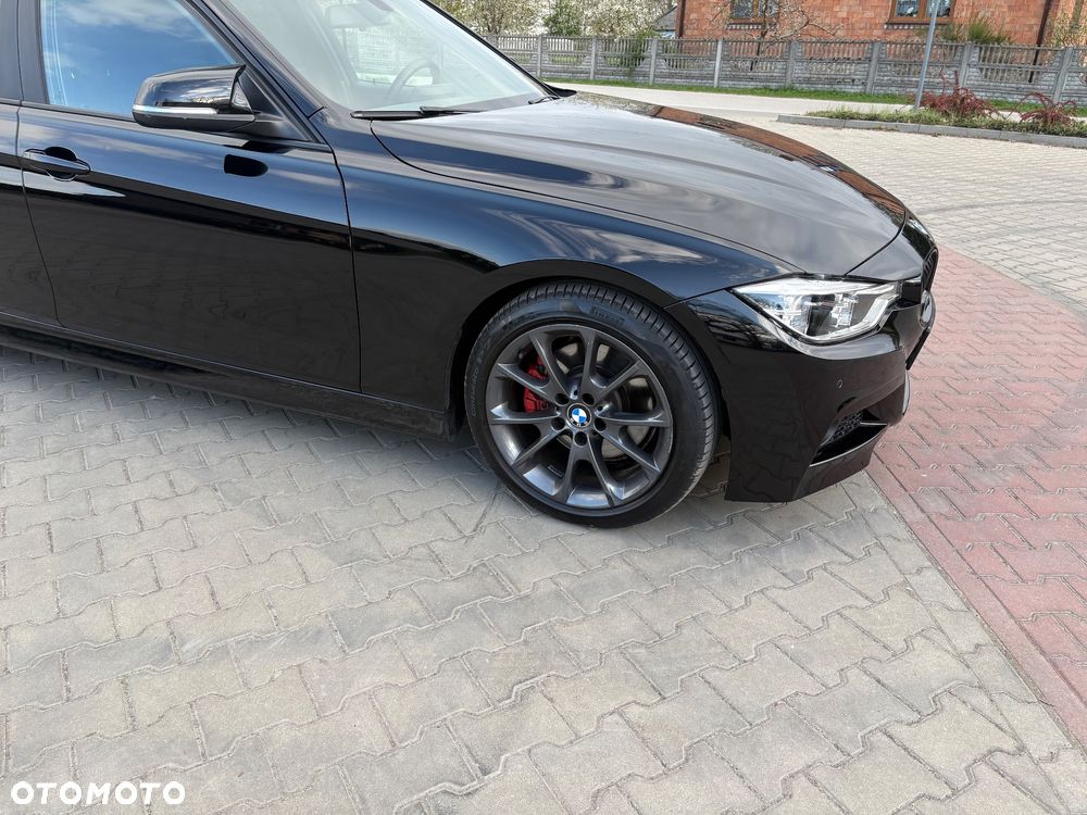 BMW Seria 3 330d M Sport - 9