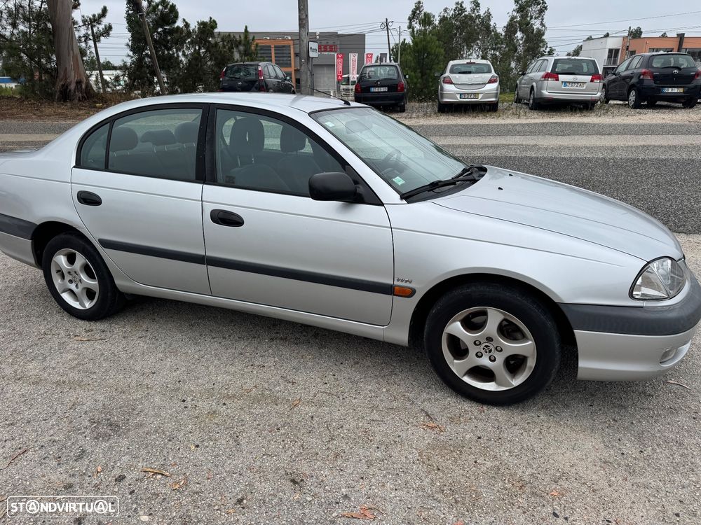 Toyota Avensis S/D 1.6 Sol - 6