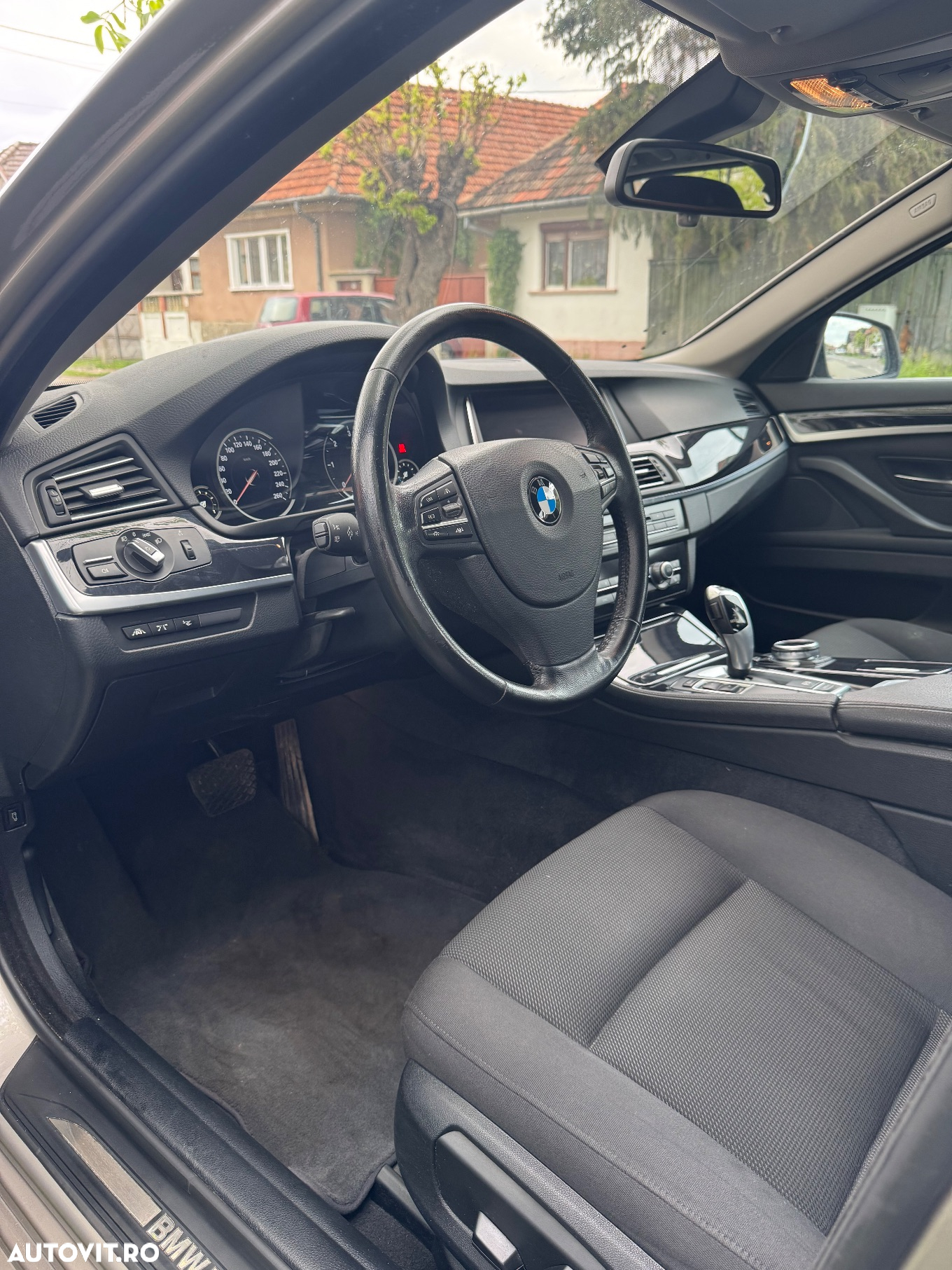 BMW Seria 5 525d Touring Sport-Aut. - 8