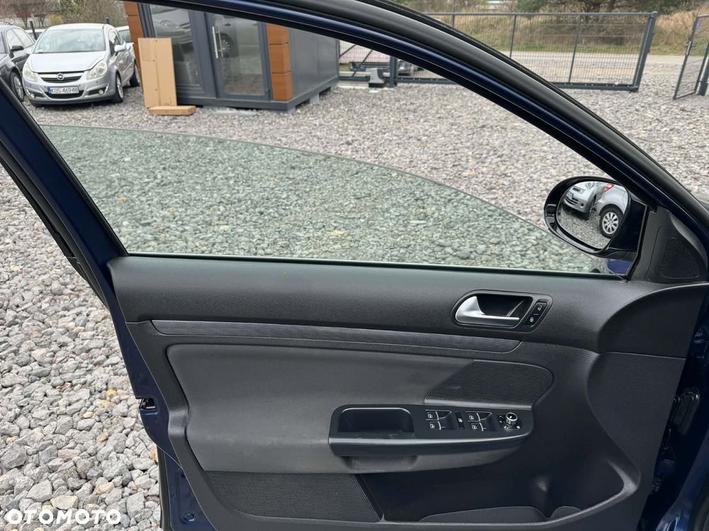 Volkswagen Golf 1.6 TDI Highline - 12