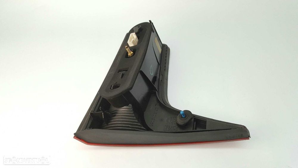 FAROLIM TRASEIRO DIREITO CITROEN C5 BERLINA LX (E) - 2