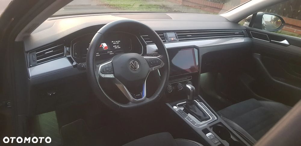 Volkswagen Passat - 21