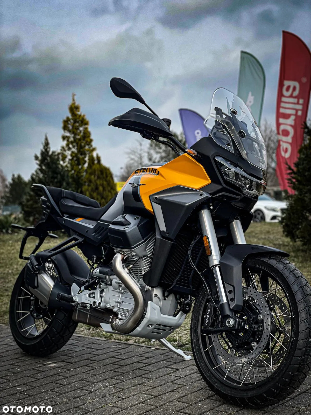 Moto Guzzi Stelvio - 2
