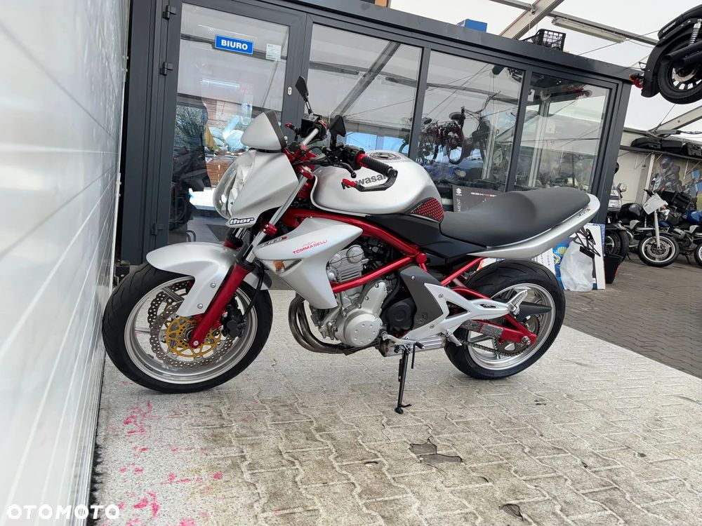 Kawasaki ER - 9