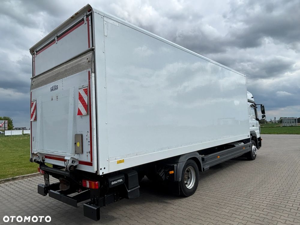 Mercedes-Benz ATEGO 1227 kontener z windą ,  kabina sypialna , webasto, klimatyzacja, niski przebieg , bezwypadkowy. (nie 1224, 1230) - 7