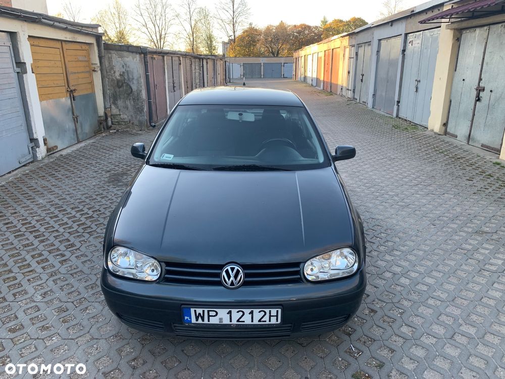 Volkswagen Golf - 2