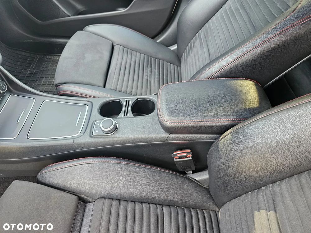 Mercedes-Benz GLA - 17