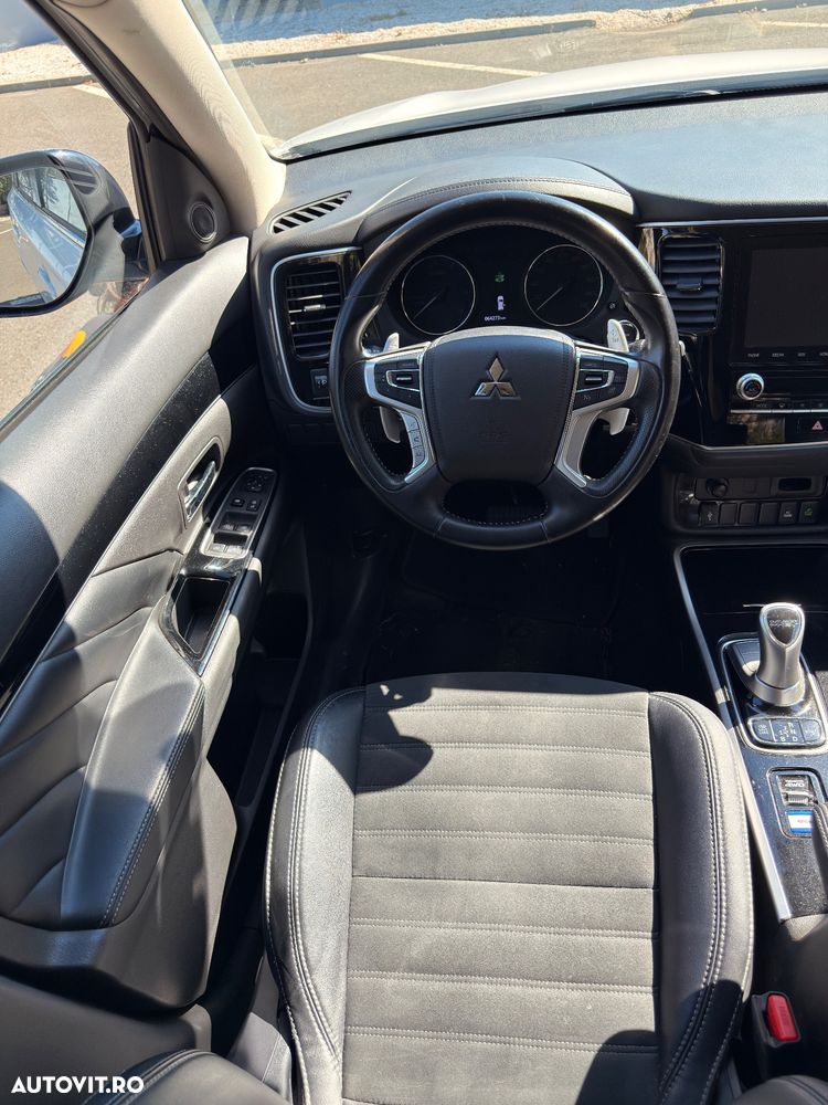 Mitsubishi Outlander 2.4 4WD - 11