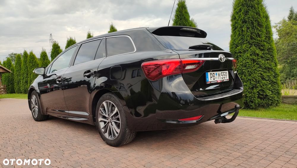 Toyota Avensis 2.0 D-4D Premium - 26