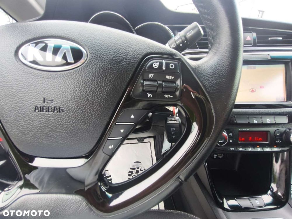 Kia Ceed - 13