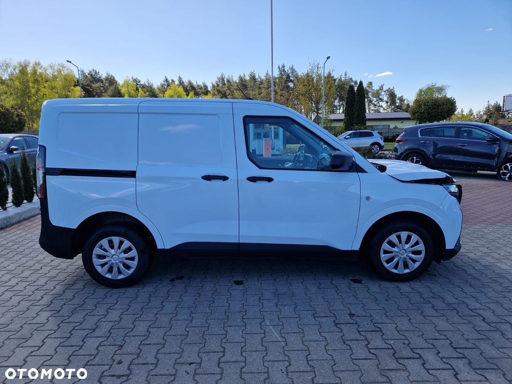 Ford Transit Courier - 1