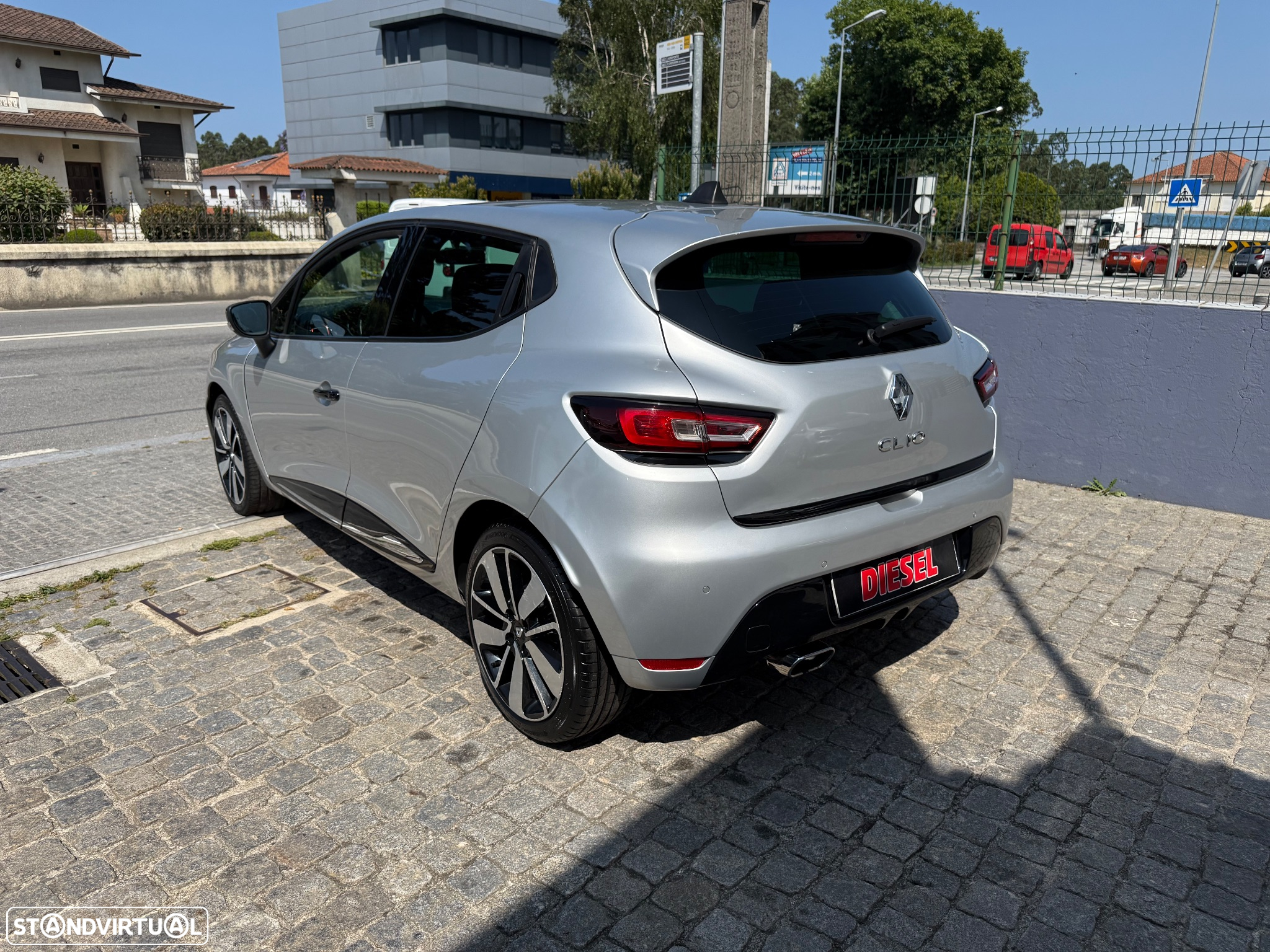 Renault Clio 1.5 dCi Dynamique S - 8