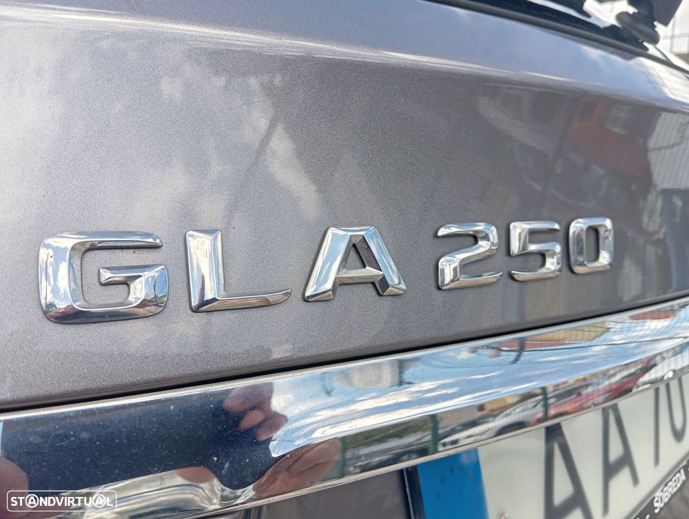 Mercedes-Benz GLA 250 4Matic 7G-DCT AMG Line - 19