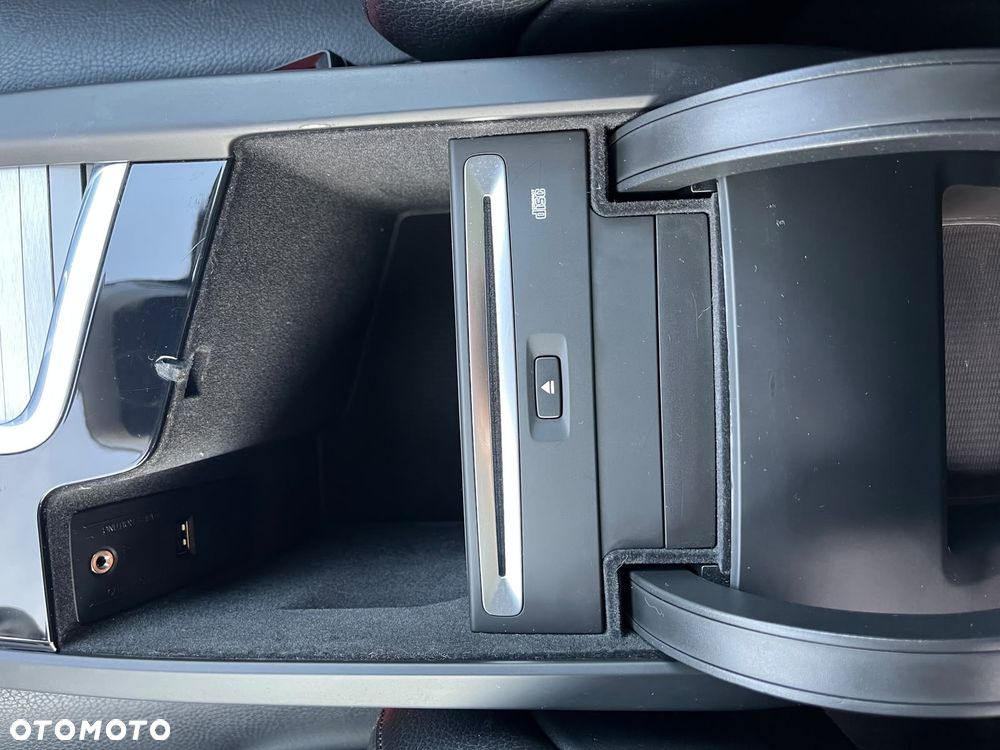 Volvo XC 90 D5 AWD Momentum 7os - 28