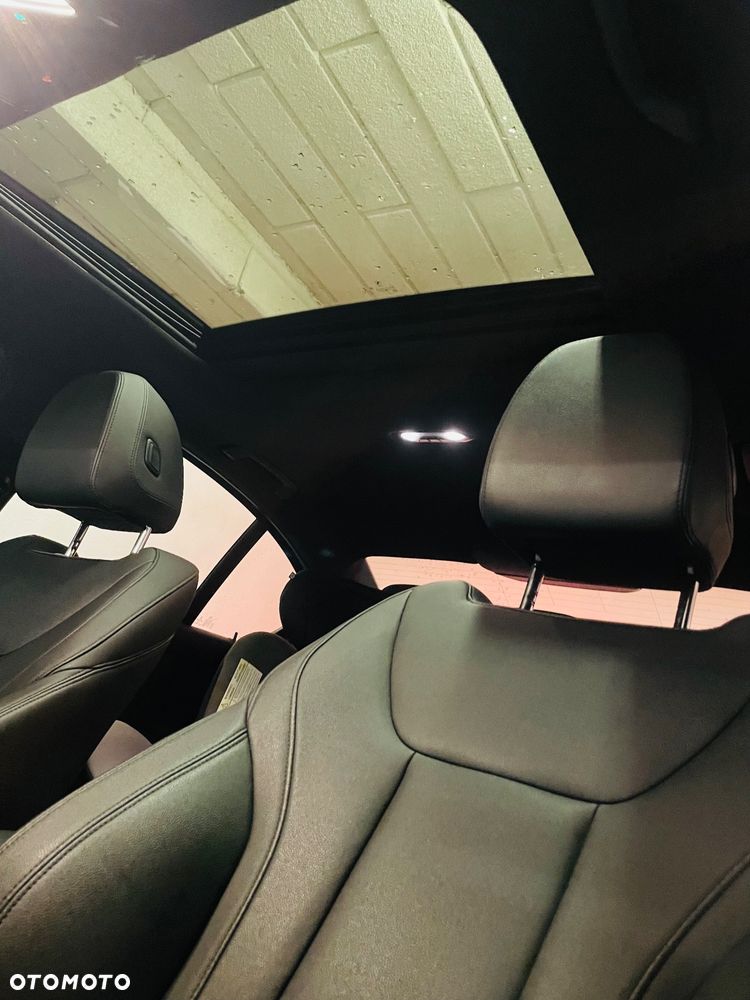BMW Seria 3 330i xDrive M Sport - 10