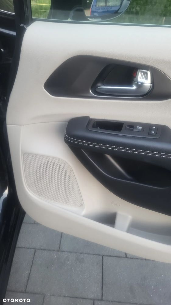 Chrysler Pacifica - 13