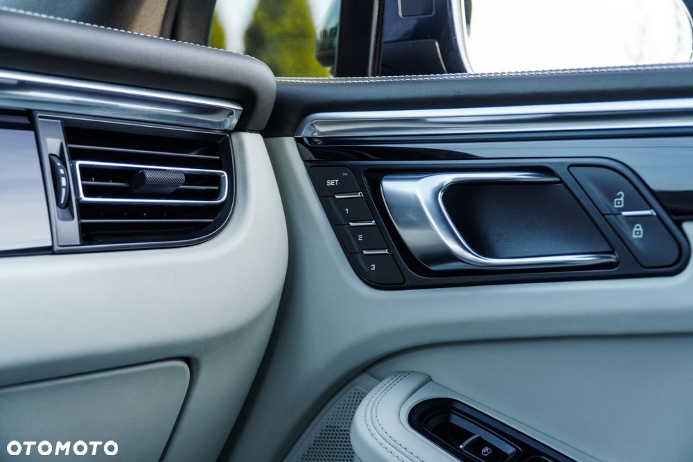 Porsche Macan Standard - 29