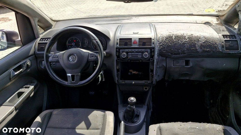 Volkswagen Touran 1.6 TDI DPF BlueMotion Technology STYLE - 9