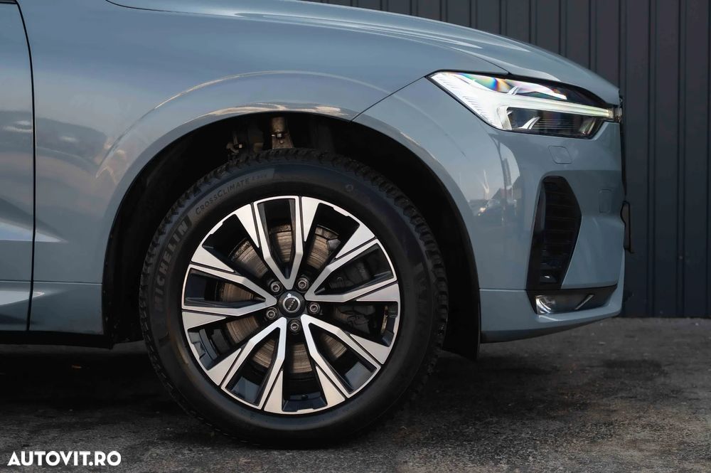 Volvo XC 60 B4 MHEV AT AWD Plus Dark - 27