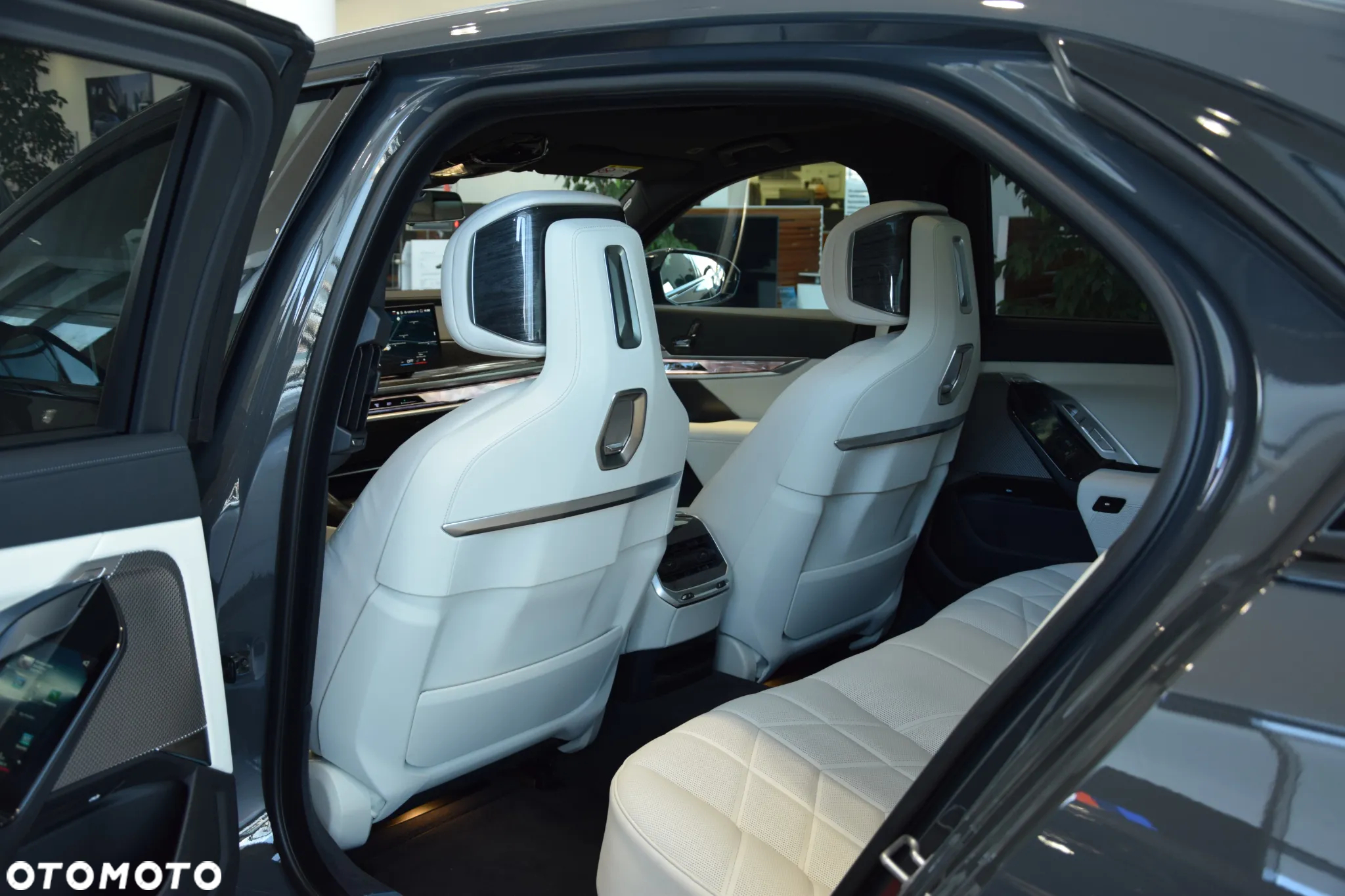 BMW Seria 7 - 12