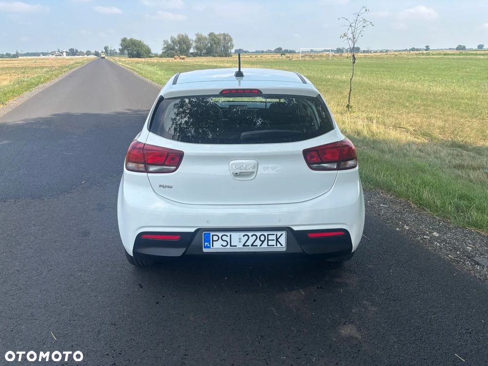 Kia Rio - 4