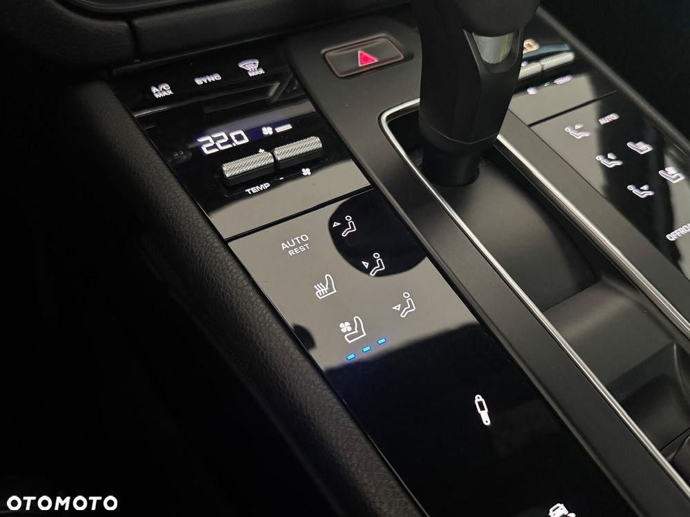 Porsche Macan - 31