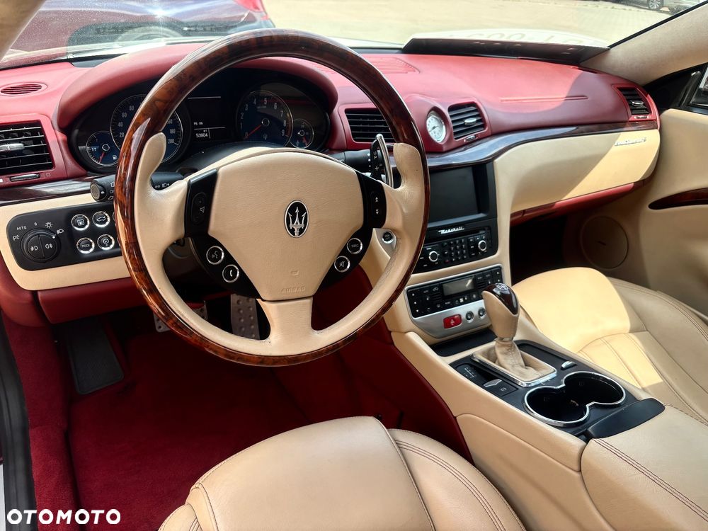Maserati GranTurismo S - 27