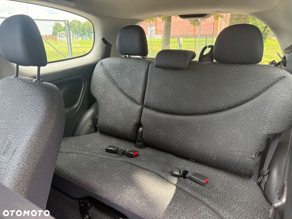 Toyota Yaris 1.0 - 23