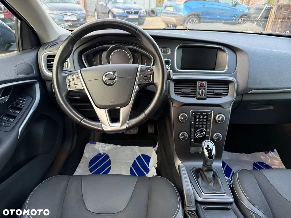 Volvo V40 D2 Drive-E Momentum - 23