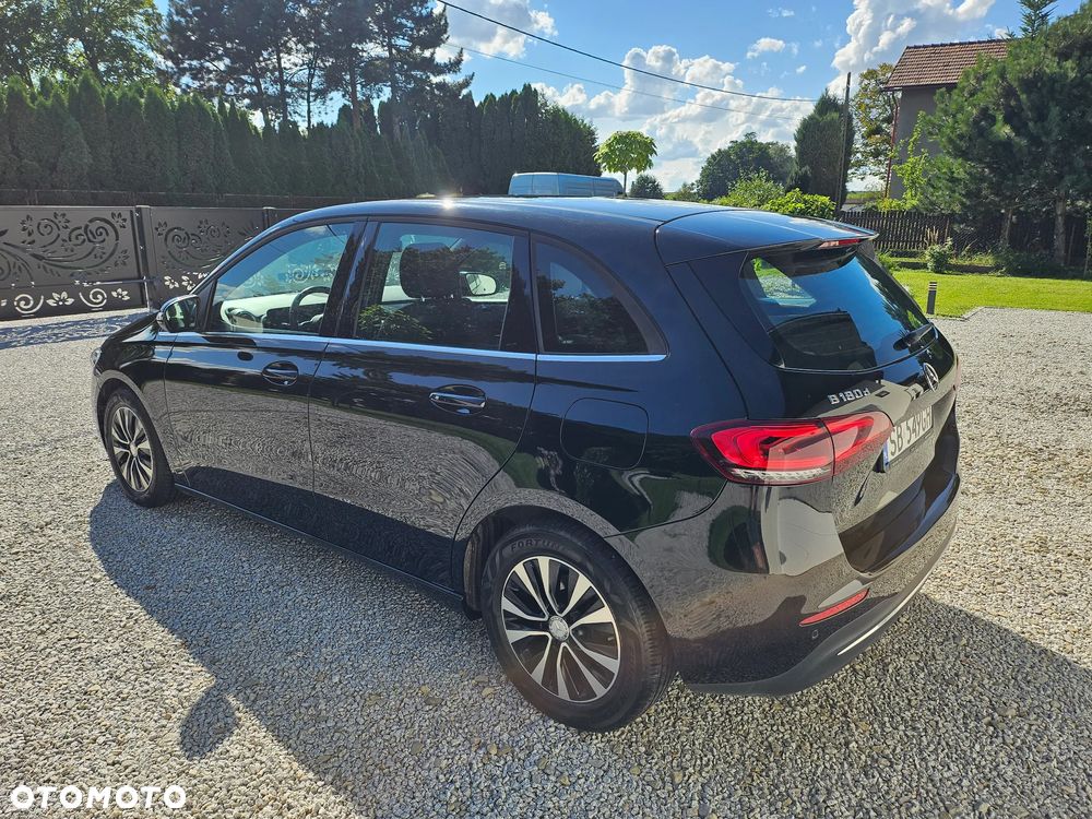 Mercedes-Benz Klasa B 180 d AMG Line - 4