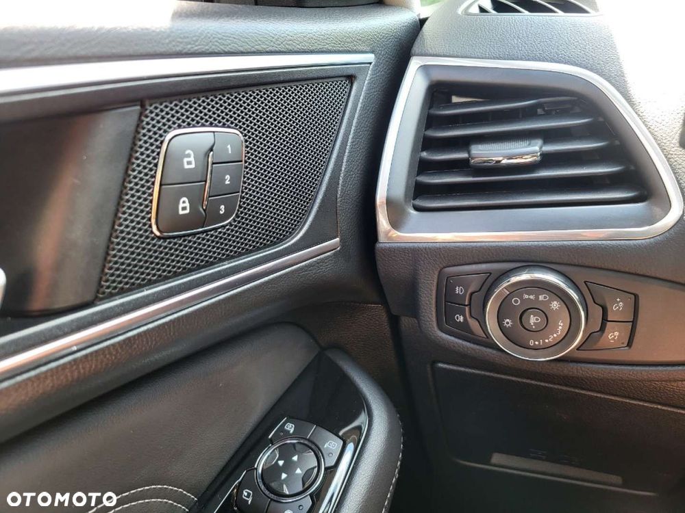 Ford S-Max - 32