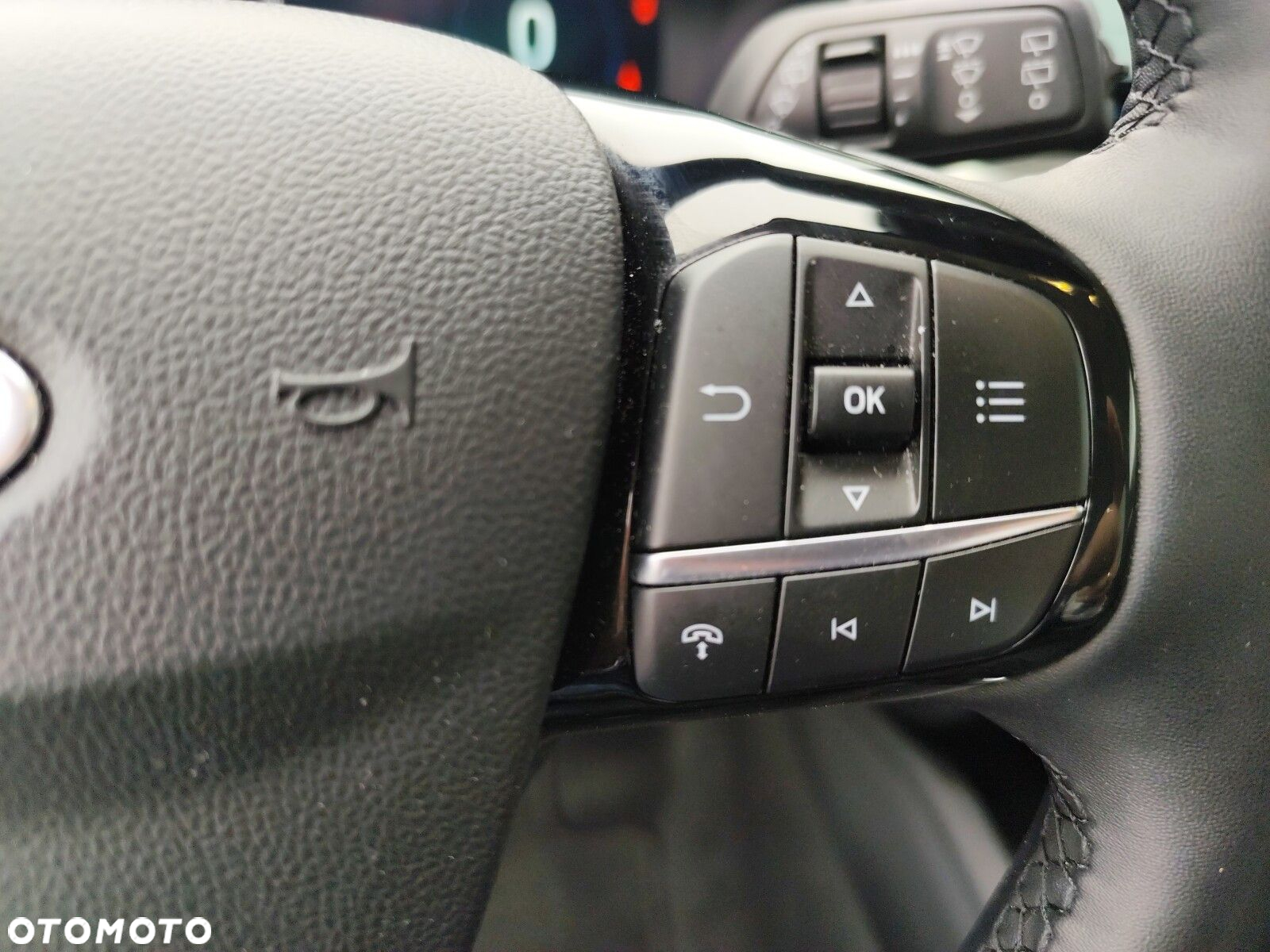 Ford Kuga - 24